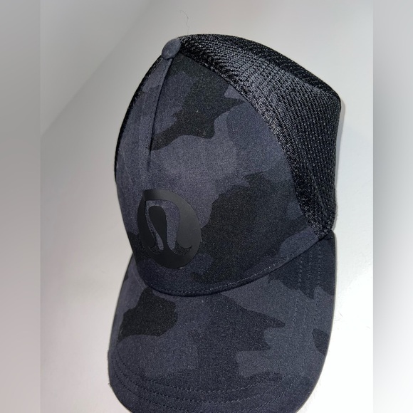 lululemon athletica Black Camo Men's Cap L/XL - Picture 3 of 9